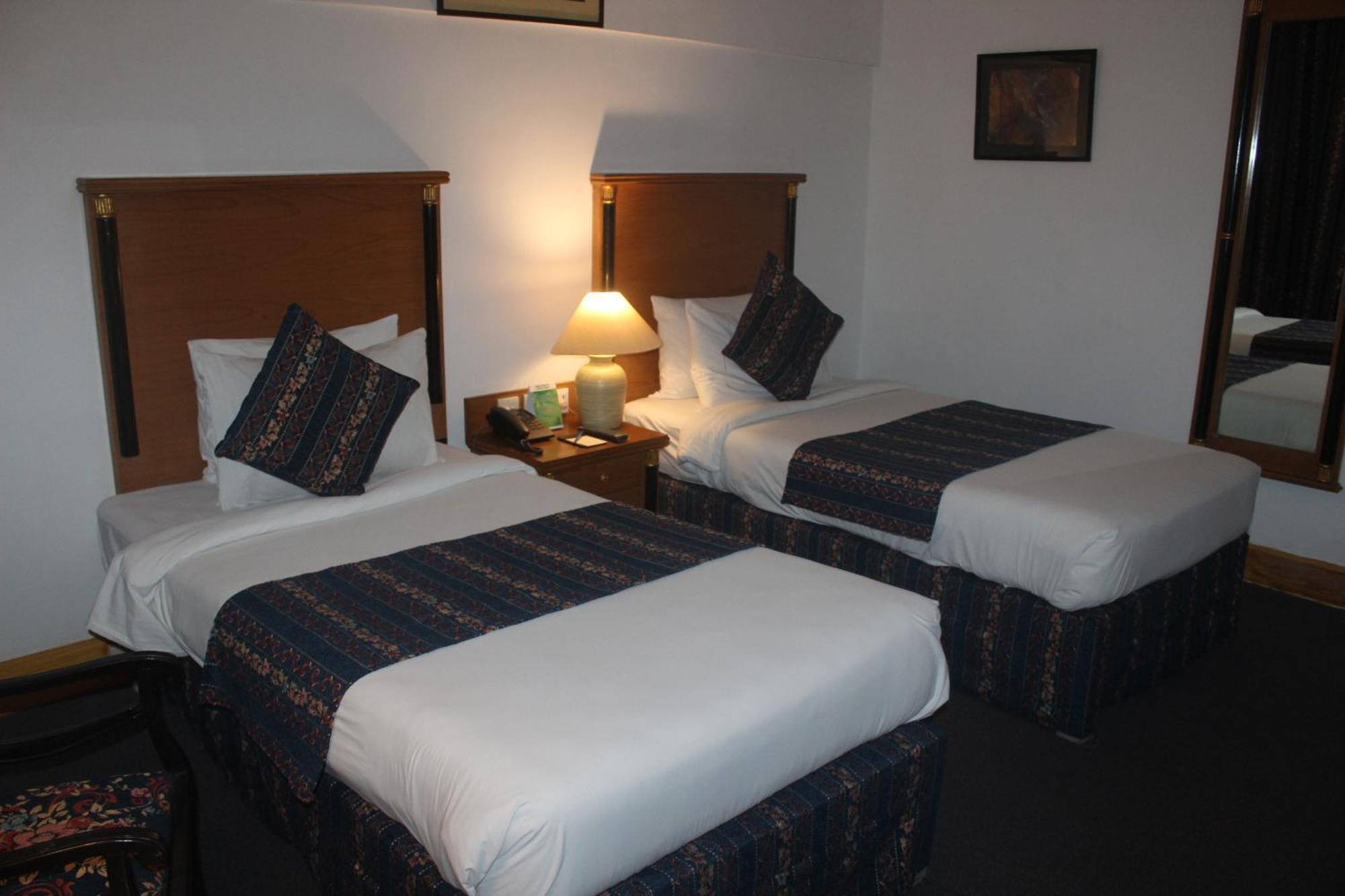 Hotel Mehran Karachi Exterior photo