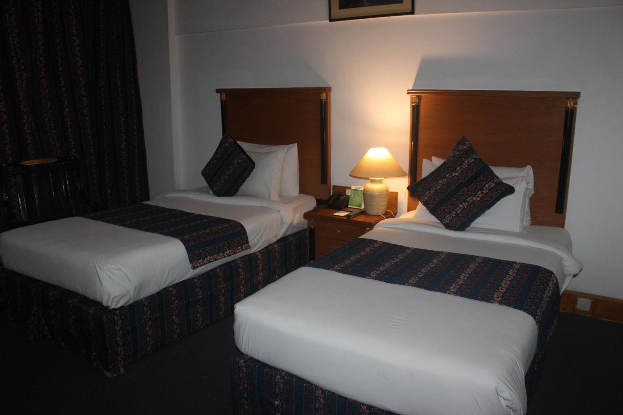 Hotel Mehran Karachi Exterior photo