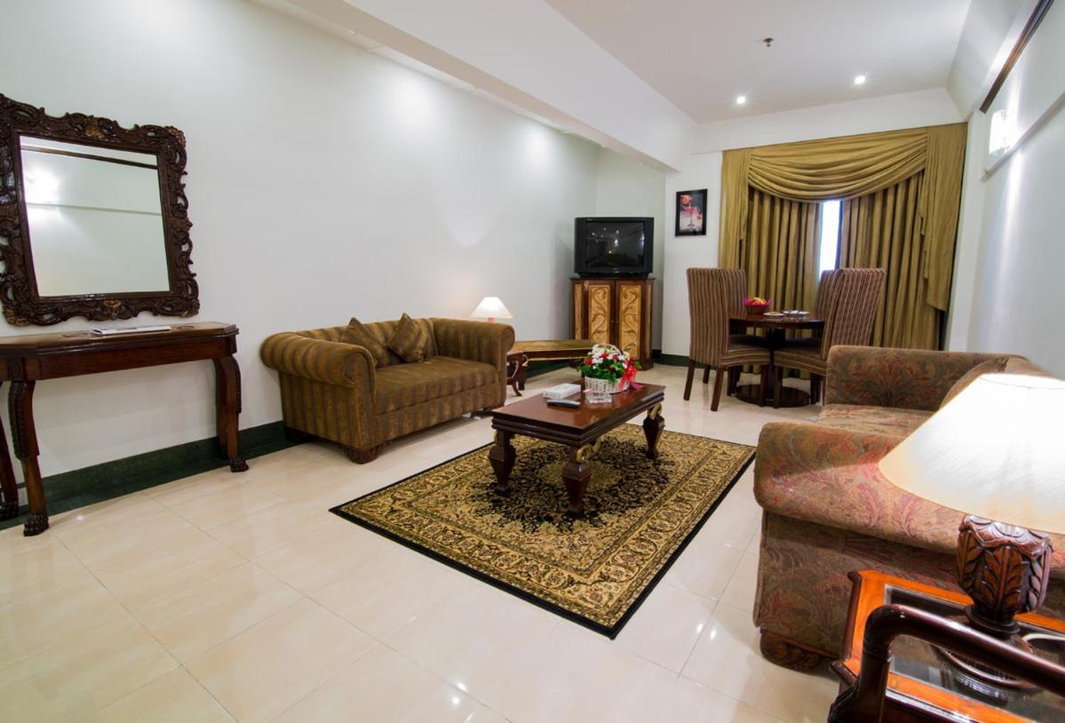 Hotel Mehran Karachi Exterior photo